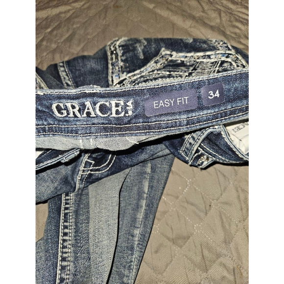 Grace in LA Women's Embellished Flap 5-Pocket Denim Capri Size 34 - Picture 7 of 14